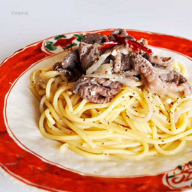 i am Yoshie on Instagram: “淡路島産玉ねぎと、牛肉でパスタ作りました（旦那さんが・・・?）.#牛肉のペペロンチーノ おかわりー?.#ごはん #ペペロンチーノ #牛肉 #にんにく #唐辛子 #玉ねぎ #パスタ #pasta #yoshieごはん #淡路島” (126313)