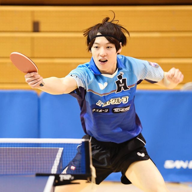 卓球レポート（バタフライ） on Instagram: “日本代表の常連・松平健太（木下グループ）も同級生の上田同様、序盤の敗戦が尾を引いて波に乗れず。  強豪と連戦する選考会は初めにつまずくと盛り返すのが至難の技だと聞きますが、その難しさをまざまざと感じました。こちらも全日本での奮起に期待です！  #卓球 #tabletennis…” (126404)