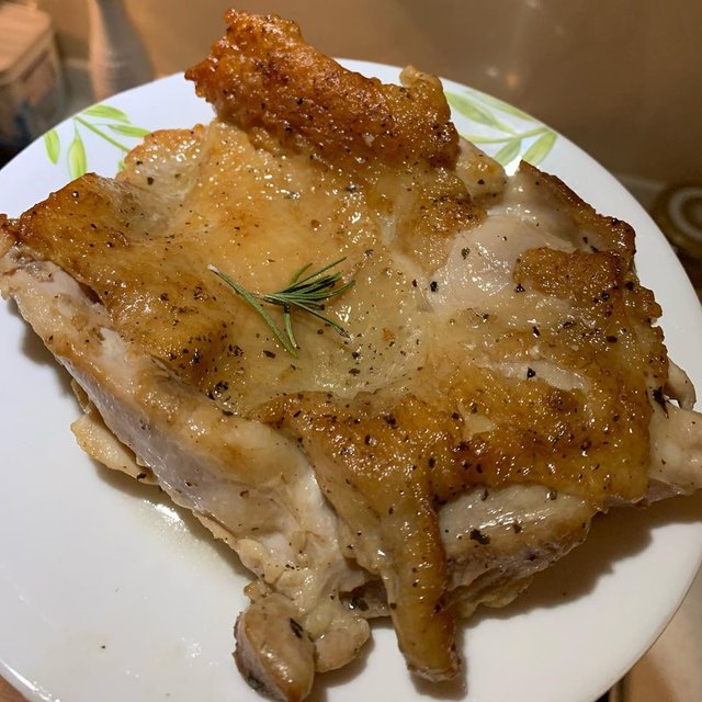 ひらこう on Instagram: “皮パリ#チキンステーキ 鉄フライパンで” (126585)