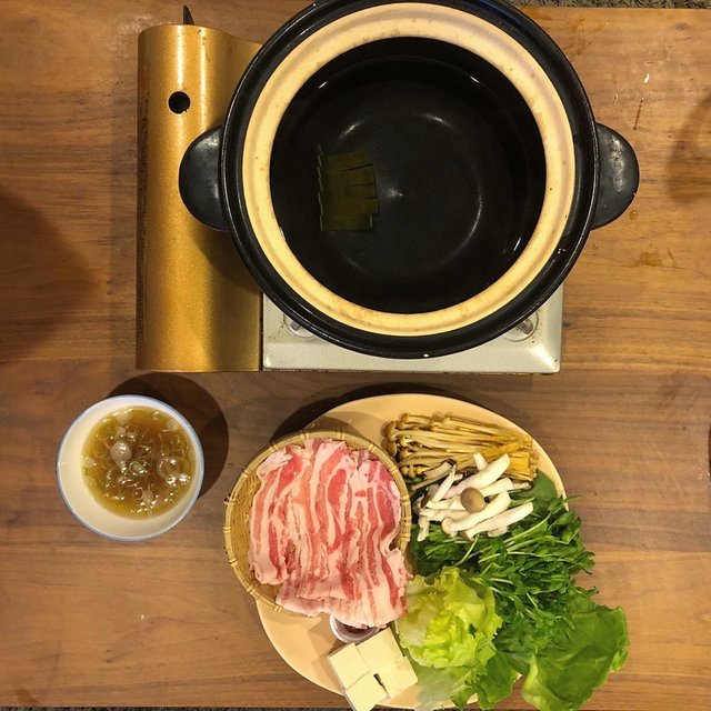 mamoru miwa on Instagram: “学芸大学にあるこんといてで、一人鍋セットをtakeout?ちょっと贅沢(^^) #学芸大学#こんといて#豚しゃぶ” (126586)
