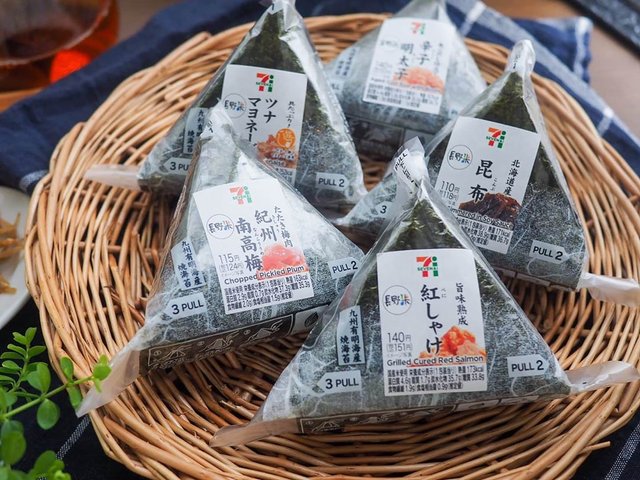 あゆべんとう と ときどきお菓子 on Instagram: “セブンイレブンの人気おにぎり総選挙ですって‪⸜‪‪☺︎‬⸝‬‪‪✨ …… なんだか楽しそうなので私も投票ちゃいました? ・  リニューアルした人気の味5つ?( ¨̮ )♪ ❁梅、昆布、鮭、ツナマヨ、明太子❁…” (128527)