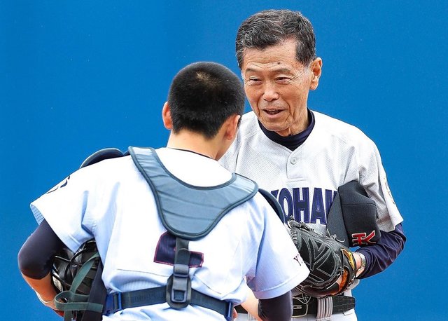 KEESUKE2501 on Instagram: “Supervision.  #baseball #野球 #高校野球 #横浜高校 #横浜高校野球部 #渡辺元智 #渡辺元智監督  #yokohama #始球式 #握手 #shakehands  #legend  #my_eos_photo  #canon #神奈川新聞…” (128864)