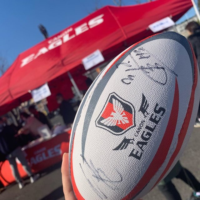 @yu_rugby’s Instagram profile post: “. vs パナソニックワイルドナイツ . 悲しいことにチケットは取れなかったから グッズを買いに町田GIONスタジアムへ? . トレーナーが欲しかったけど 残念ながら売ってなかった? でもタオルもボールも 買えてよかった( ˶˙ᵕ˙˶ )♡ . ボール購入後に選手がテントに来て…” (129553)