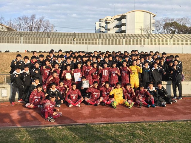 Yunosuke Takemoto on Instagram: “令和元年度新人戦愛知県大会  4年ぶり2回目の優勝?✨ 先制してから逆転され再三のピンチを凌ぎ、終了間際に同点ゴール！！！！ 延長も無得点のままPK戦で勝ち?  何人も足がつりましたが、粘り強く戦ってくれました！…” (130924)