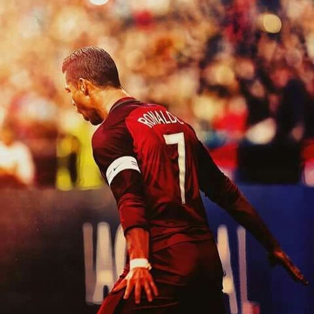 ちーすけ(´°ω°) on Instagram: “この中で1番誰か好き？？ #サッカー #クリロナ #グリーズマン #ネイマール #メッシ #ベイル  #サラー #イブラヒモビッチ #コウチーニョ #セルヒオ・ラモス  #ハメス・ロドリゲス #かっこいい #ハートとフォロー返す！ #ウイイレ #相互…” (131325)