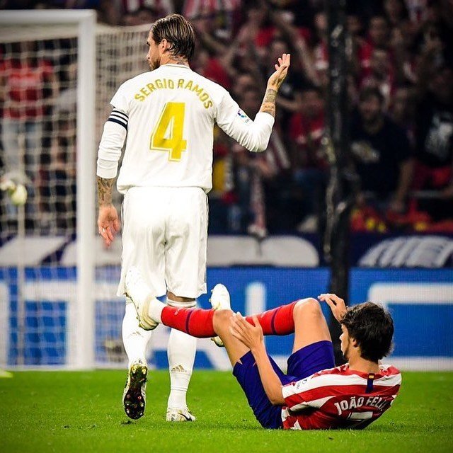 日夏琉 on Instagram: “セルヒオ・ラモスのこの余裕感。大好きです#セルヒオ・ラモス #Sergioramos #4 #SR4#レアル・マドリード#RealMadrid” (131366)