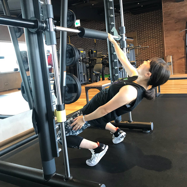 enjoy?‍♀️ on Instagram: “1.Sep.2018 ▽ シシースクワット 10回×3セット ニッコニコしながら教えてもらったけど見かけによらず太ももの大腿直筋がほんっとに痛い！っ笑 もーマシンとか関係なくなって自宅でもできそうだから今度やってみようとか思っている? ▽…” (131691)