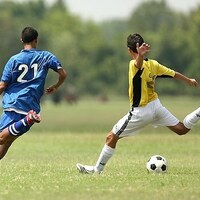 サッカーのキックフェイントを上手く決めるコツとは？やり方を徹底解説