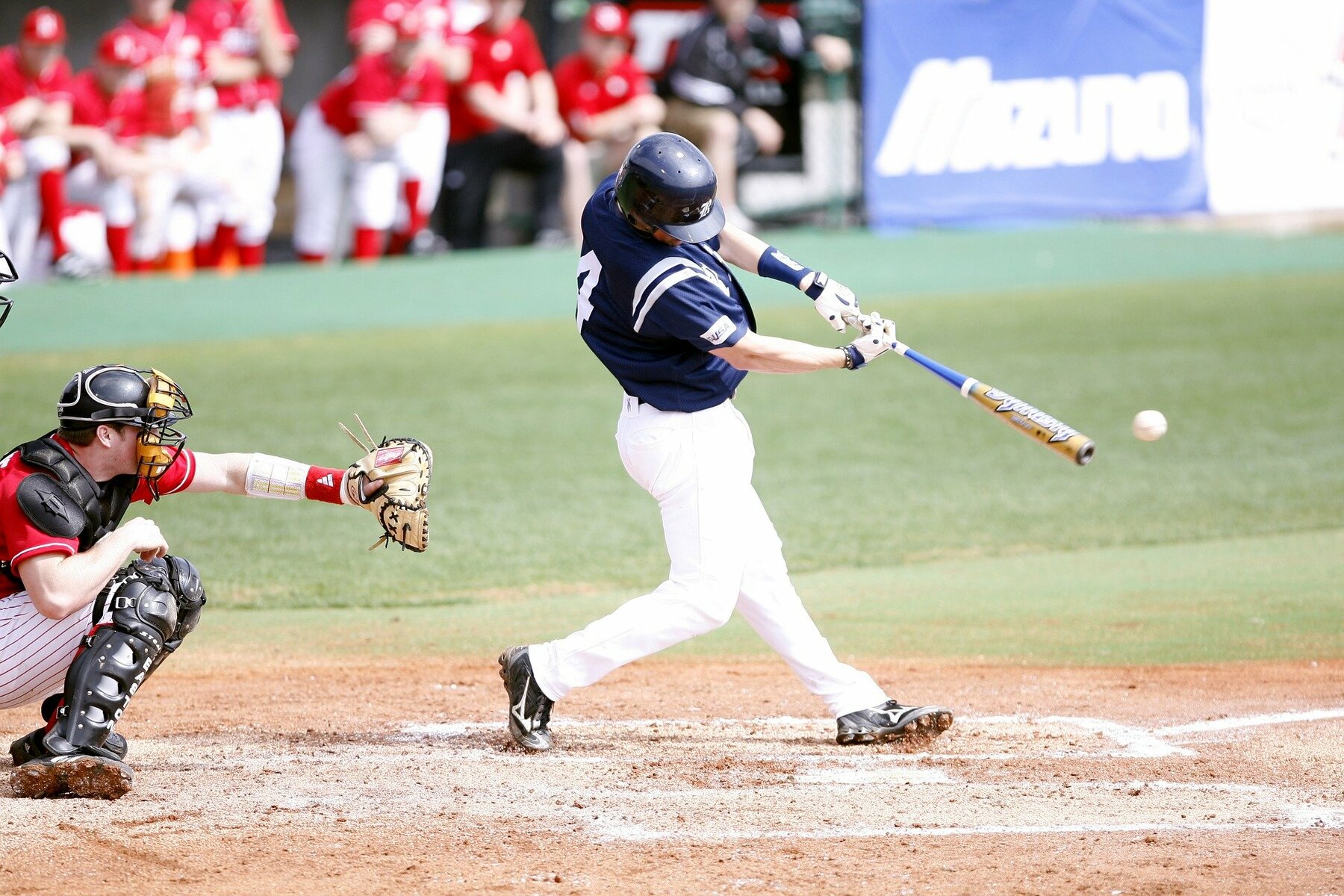 ダウンスイングのメリットとデメリットを徹底解説！【野球上達ガイド】