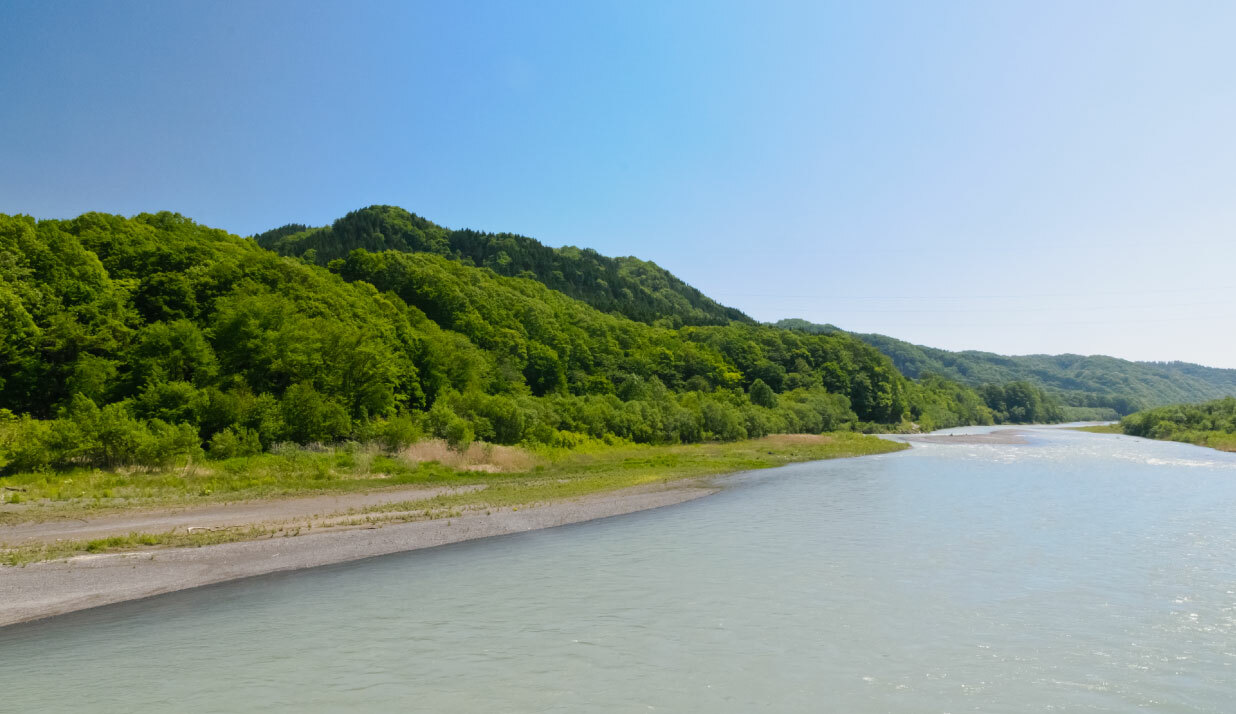 沙流川のおすすめ釣りポイントとは？トラウト釣りを楽しもう